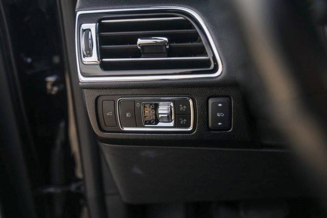 used 2024 Lincoln Navigator car, priced at $68,988