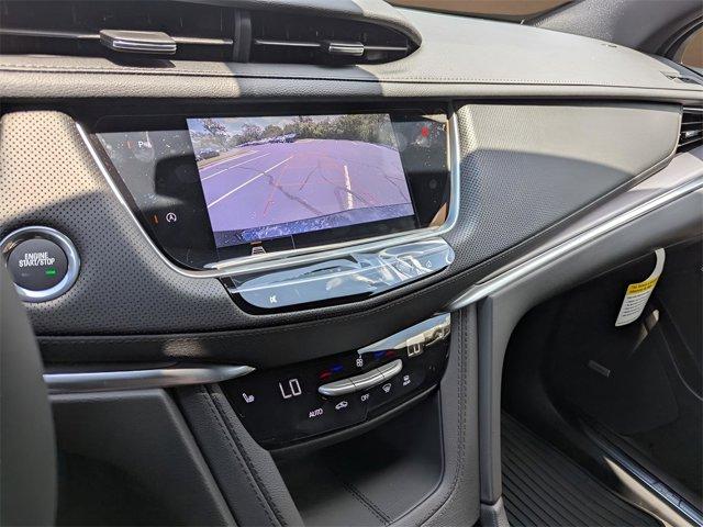 new 2025 Cadillac XT5 car, priced at $40,089