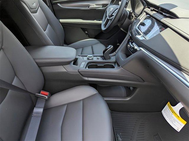 new 2025 Cadillac XT5 car, priced at $40,089