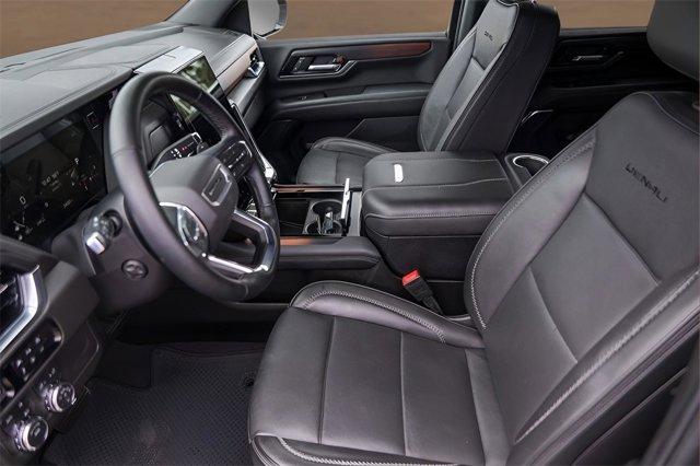 used 2025 GMC Yukon car, priced at $75,998