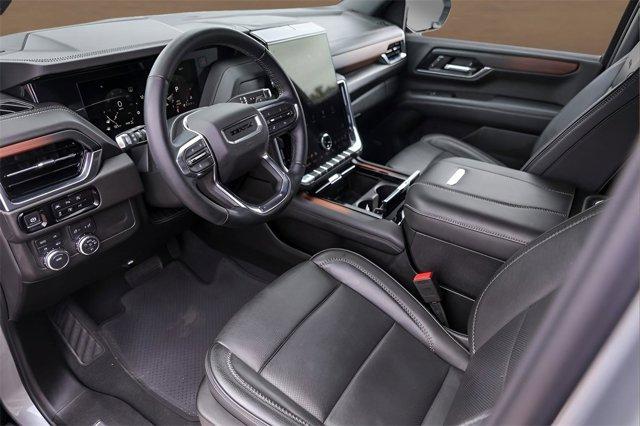 used 2025 GMC Yukon car, priced at $75,998