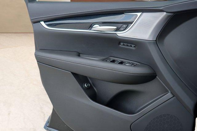 new 2026 Cadillac XT5 car, priced at $60,420