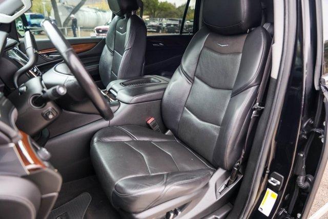 used 2020 Cadillac Escalade car, priced at $33,998