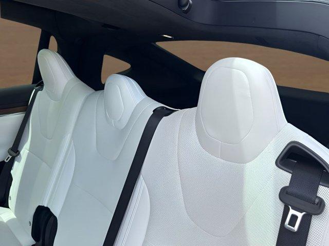 Tesla Model X view 28
