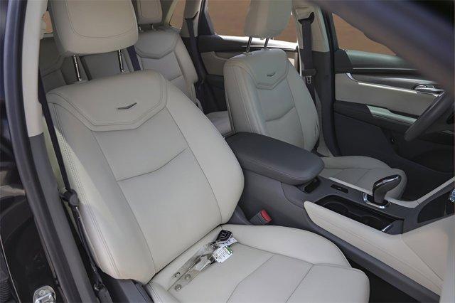 2019 Stellar Black Metallic Cadillac XT5