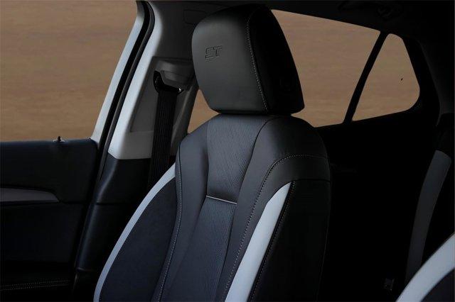 used 2025 Buick Envision car, priced at $33,488