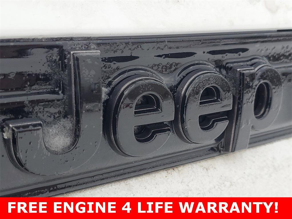 used 2024 Jeep Grand Cherokee car, priced at $29,285