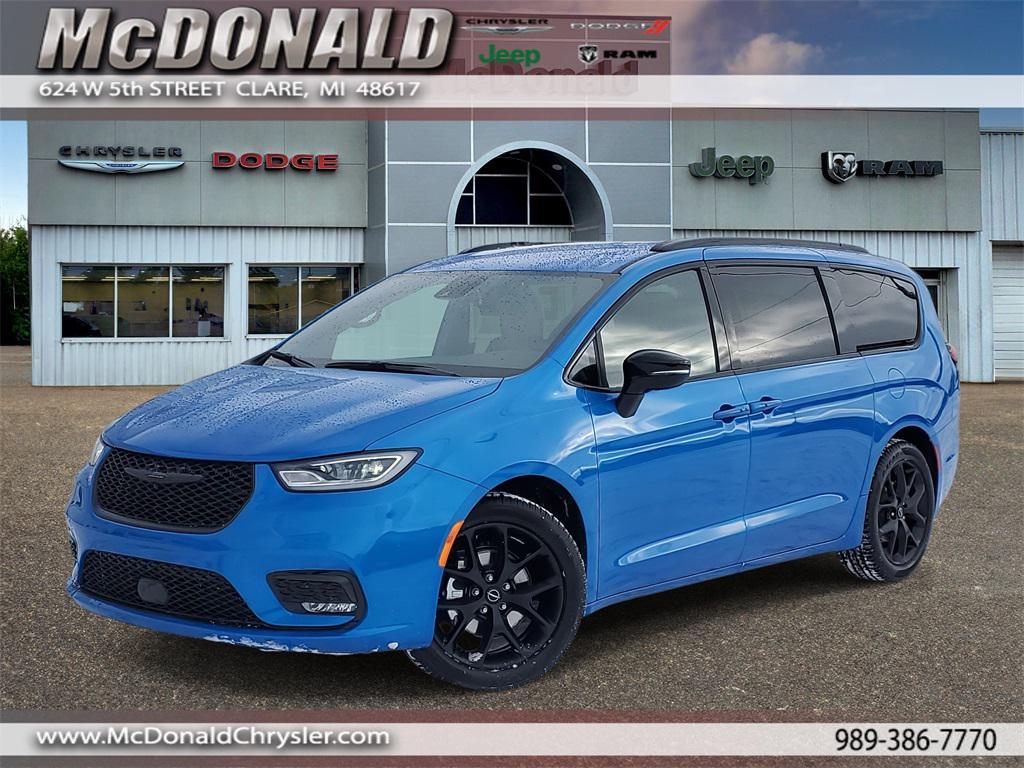 new 2026 Chrysler Pacifica car, priced at $48,680