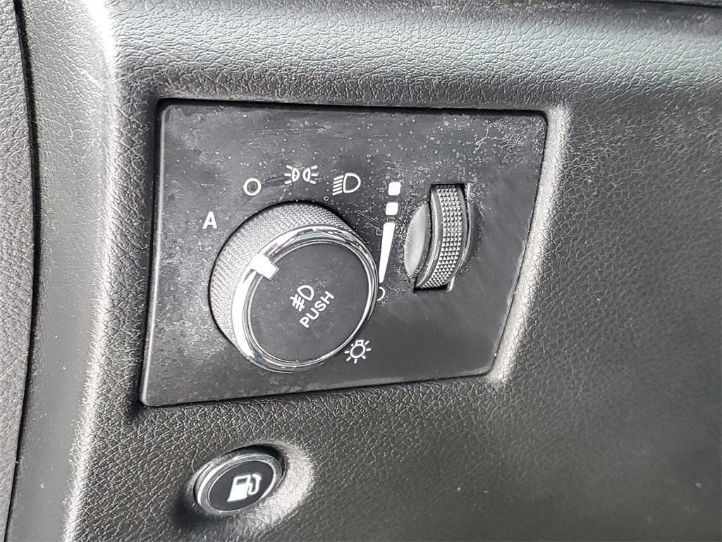 used 2017 Jeep Grand Cherokee car, priced at $12,992