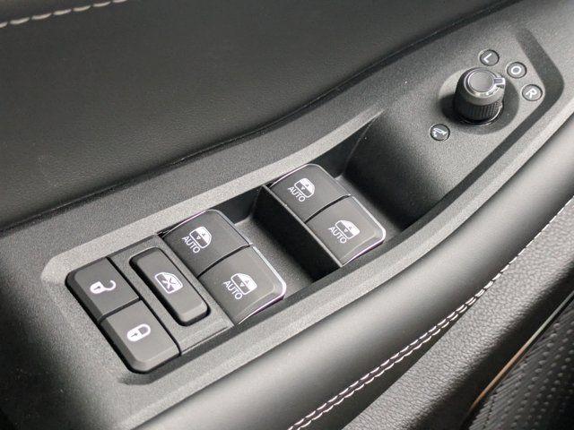 new 2025 Jeep Grand Cherokee car, priced at $54,615