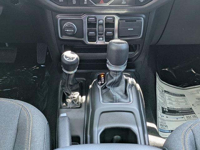 new 2025 Jeep Gladiator car, priced at $38,035