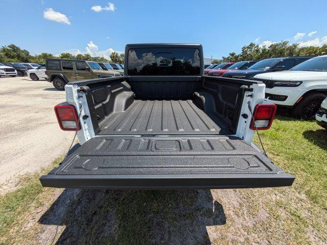 new 2025 Jeep Gladiator car, priced at $38,035