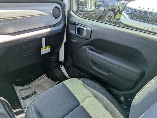 new 2025 Jeep Gladiator car, priced at $38,035