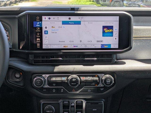 new 2025 Jeep Gladiator car, priced at $38,035