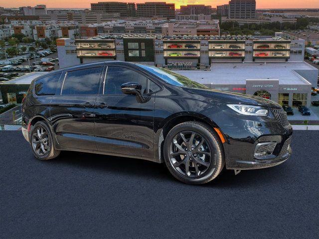 new 2026 Chrysler Pacifica car, priced at $49,035