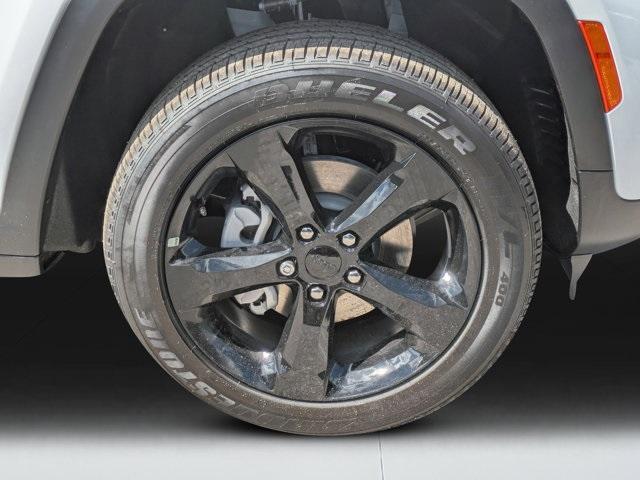 new 2025 Jeep Grand Cherokee car, priced at $38,030