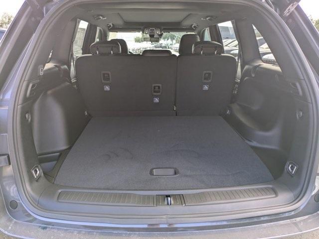 new 2025 Jeep Grand Cherokee car, priced at $37,980