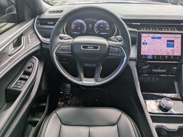 new 2025 Jeep Grand Cherokee car, priced at $37,980