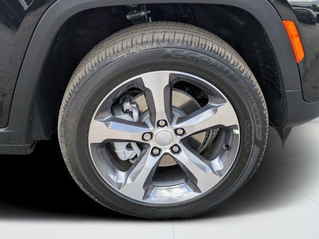 new 2025 Jeep Grand Cherokee car, priced at $43,380