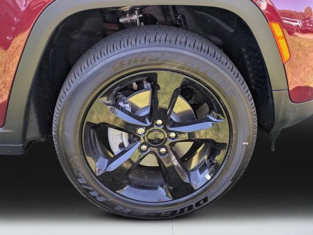 new 2025 Jeep Grand Cherokee car, priced at $37,620