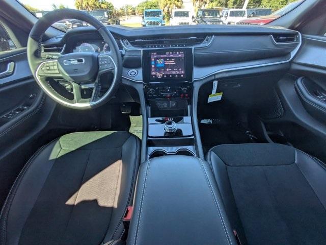 new 2025 Jeep Grand Cherokee car, priced at $37,620