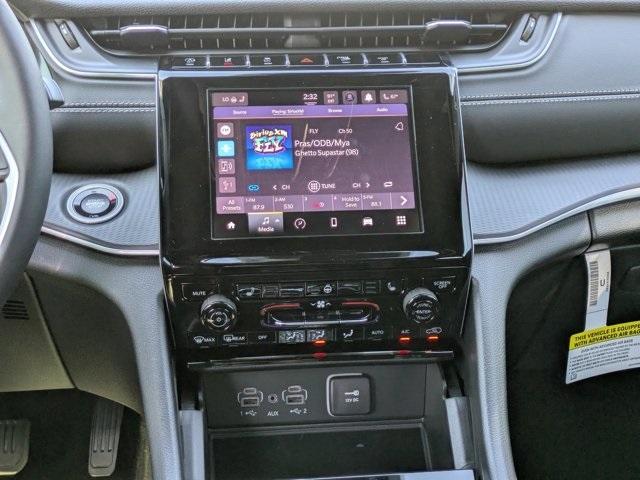 new 2025 Jeep Grand Cherokee car, priced at $37,620