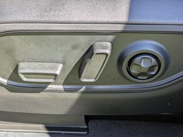 new 2025 Jeep Grand Cherokee car, priced at $37,620