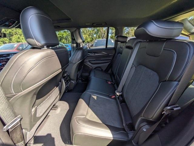 new 2025 Jeep Grand Cherokee car, priced at $37,620