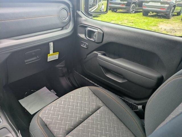 new 2025 Jeep Gladiator car, priced at $43,649