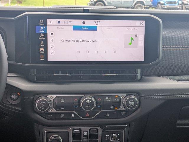 new 2025 Jeep Gladiator car, priced at $43,649