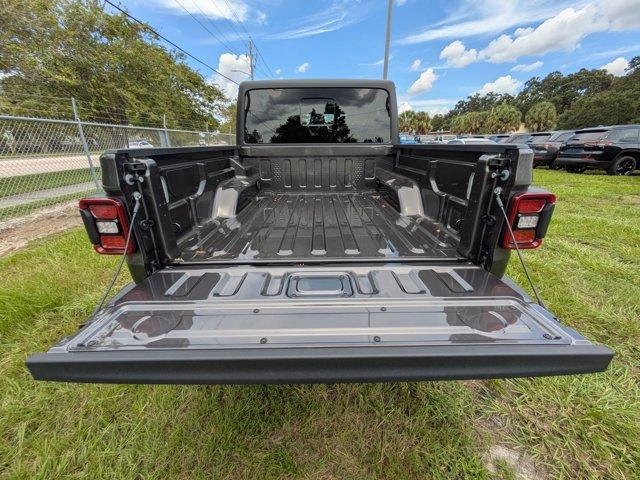 new 2025 Jeep Gladiator car, priced at $43,649