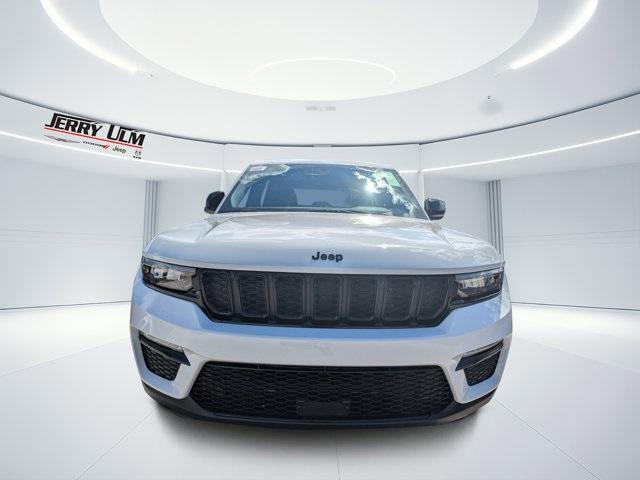 new 2025 Jeep Grand Cherokee car, priced at $38,390