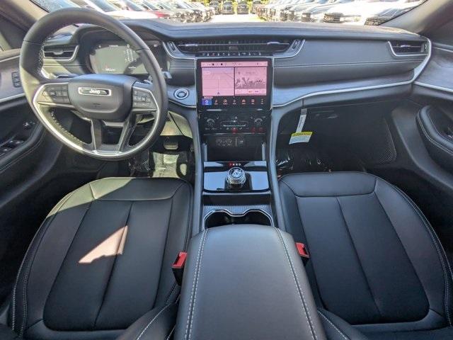 new 2025 Jeep Grand Cherokee car, priced at $38,390