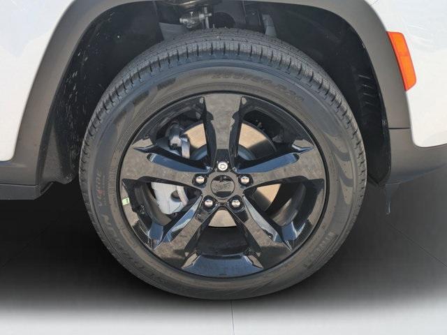 new 2025 Jeep Grand Cherokee car, priced at $38,390