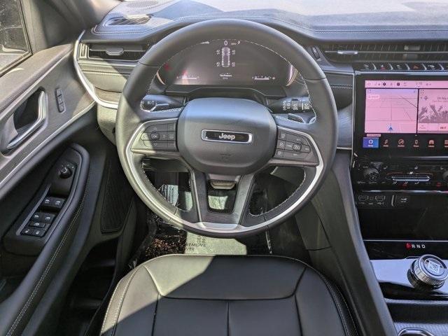 new 2025 Jeep Grand Cherokee car, priced at $38,390