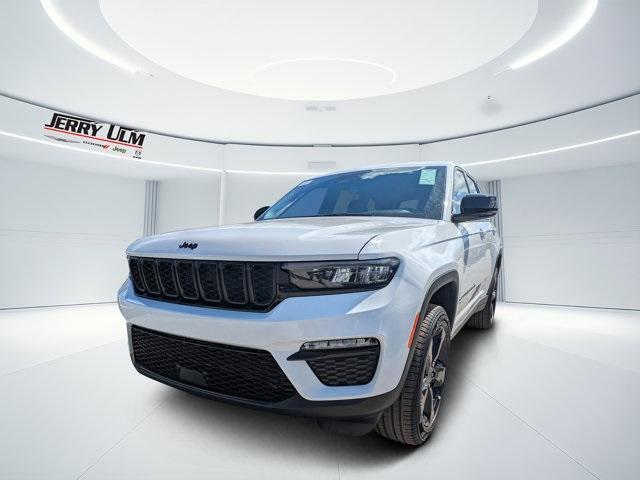 new 2025 Jeep Grand Cherokee car, priced at $38,390
