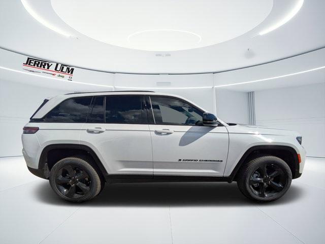 new 2025 Jeep Grand Cherokee car, priced at $37,875