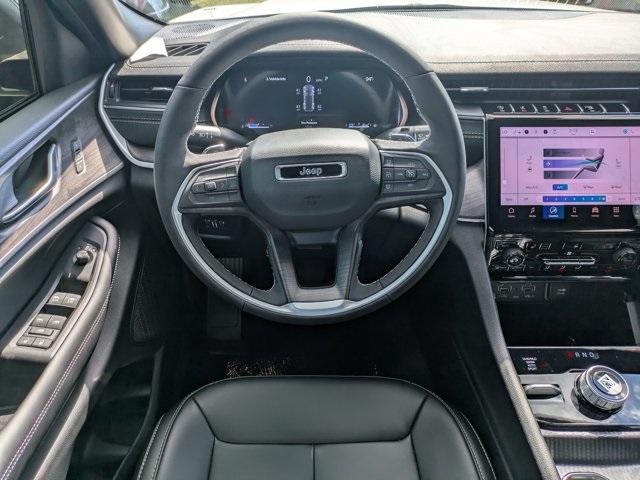 new 2025 Jeep Grand Cherokee car, priced at $37,875