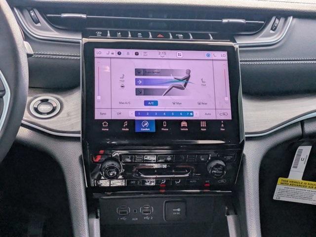 new 2025 Jeep Grand Cherokee car, priced at $37,875