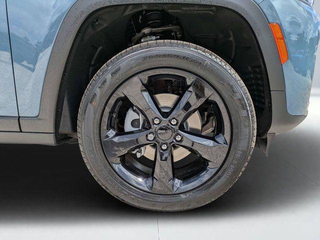 new 2026 Jeep Grand Cherokee car, priced at $43,410