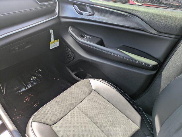 new 2025 Jeep Grand Cherokee L car, priced at $40,880