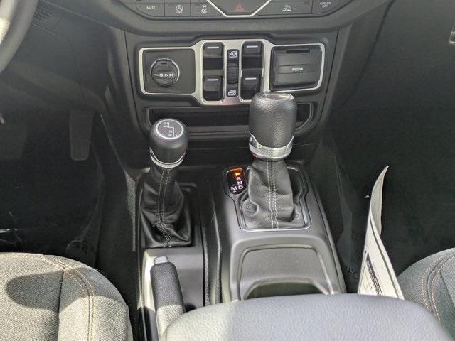 new 2026 Jeep Gladiator car, priced at $44,010