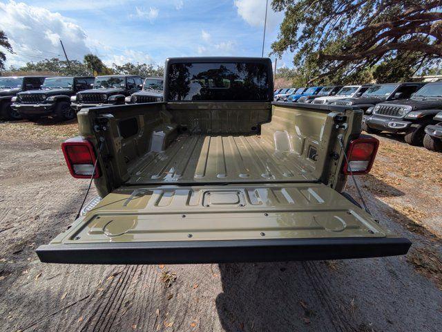 new 2026 Jeep Gladiator car, priced at $44,010