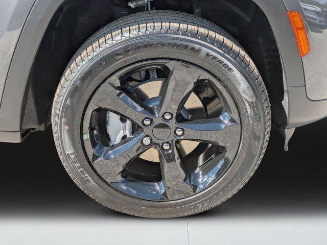 new 2025 Jeep Grand Cherokee car, priced at $38,470