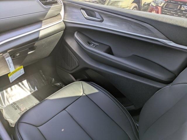 new 2025 Jeep Grand Cherokee car, priced at $38,470