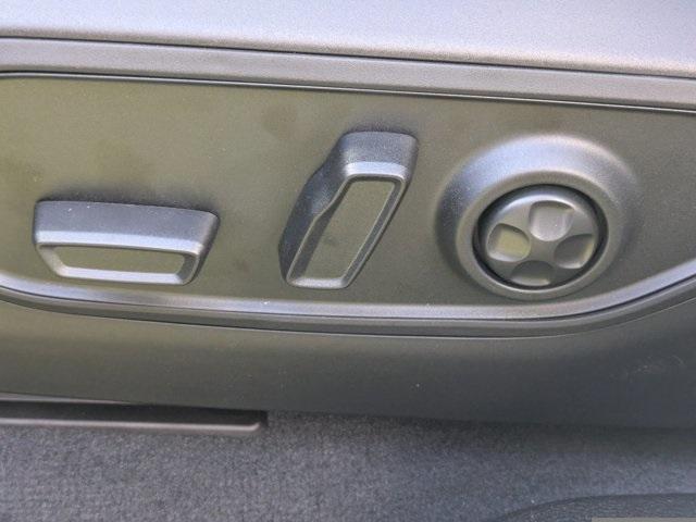 new 2025 Jeep Grand Cherokee car, priced at $37,620