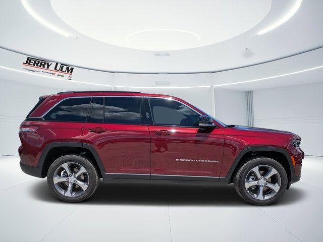new 2025 Jeep Grand Cherokee car, priced at $43,880