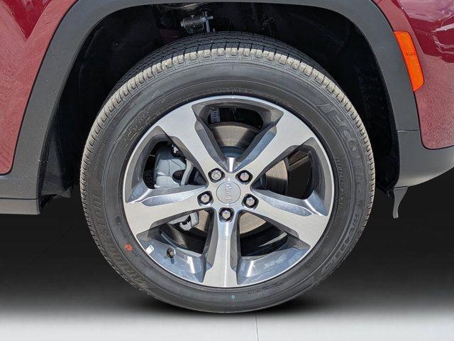 new 2025 Jeep Grand Cherokee car, priced at $43,880