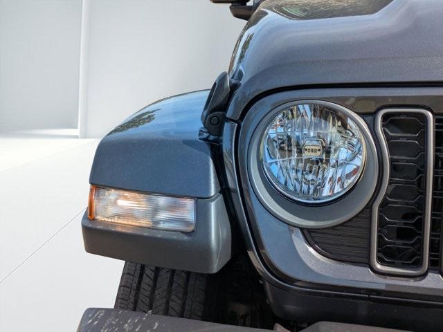 new 2025 Jeep Gladiator car, priced at $39,430