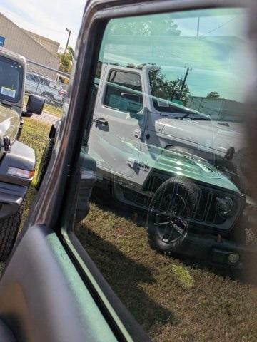 new 2025 Jeep Gladiator car, priced at $39,430